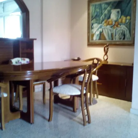 With 3 Bedrooms In Sevilla, With Wonderful View, Enclos *